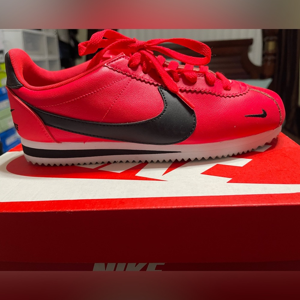 Nike Cortez M7 W8.5 Red